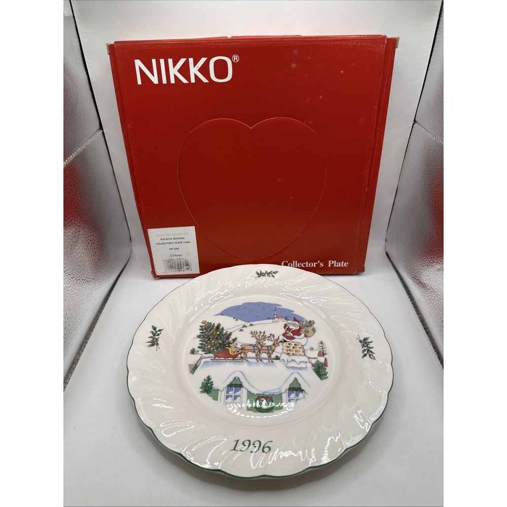 Nikko HAPPY HOLIDAYS "Up on the Housetop" 1996 Christmas Collector Plate 10 3/4"
